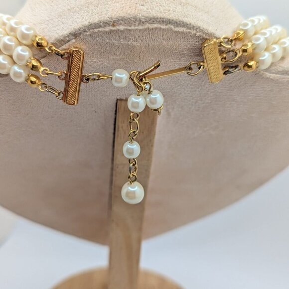 Vintage AVON Triple Strand Necklace Butterfly Pendent Faux Pearl - Picture 4 of 10